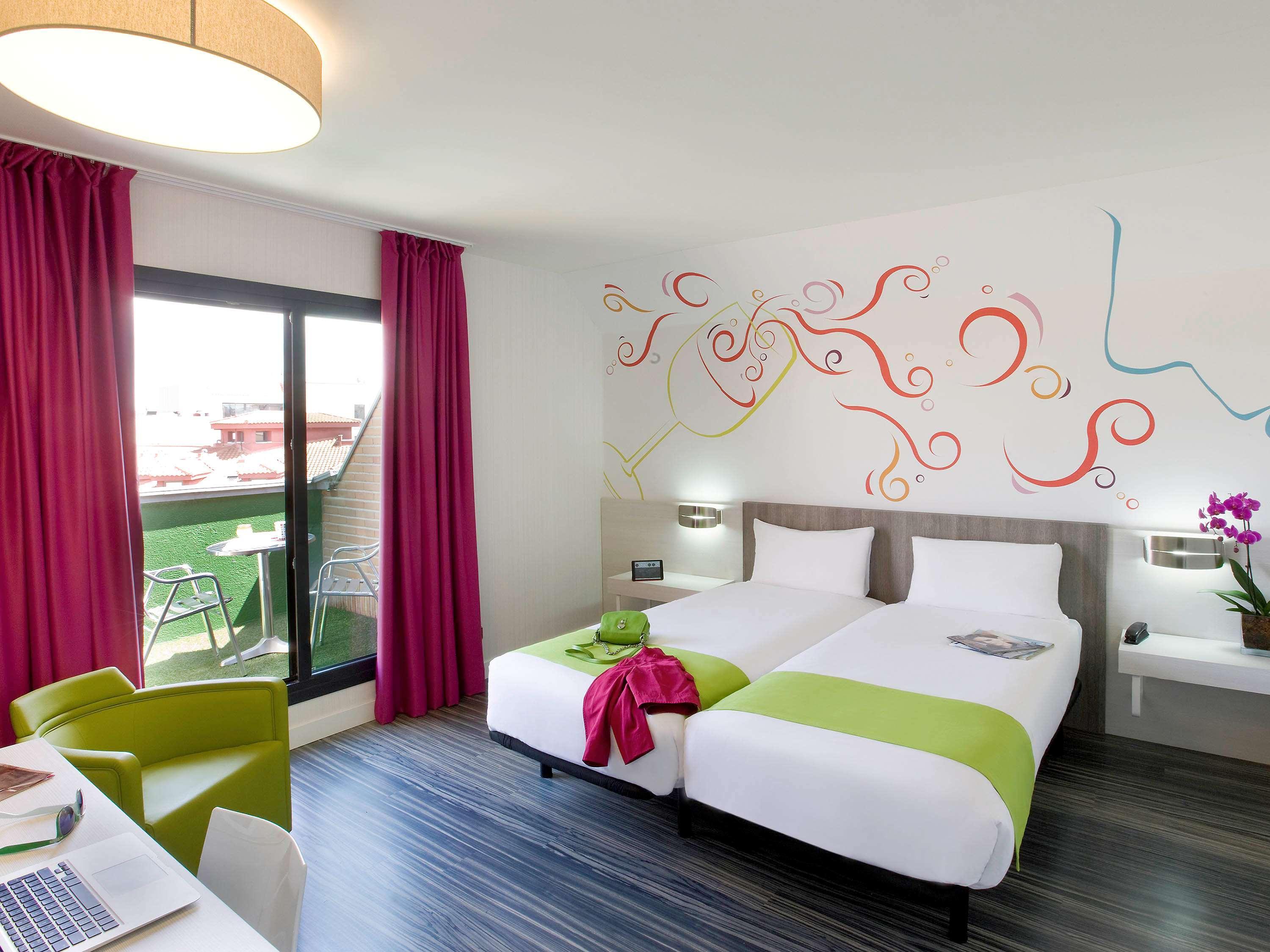 Ibis Styles Madrid Prado Hotel Bagian luar foto