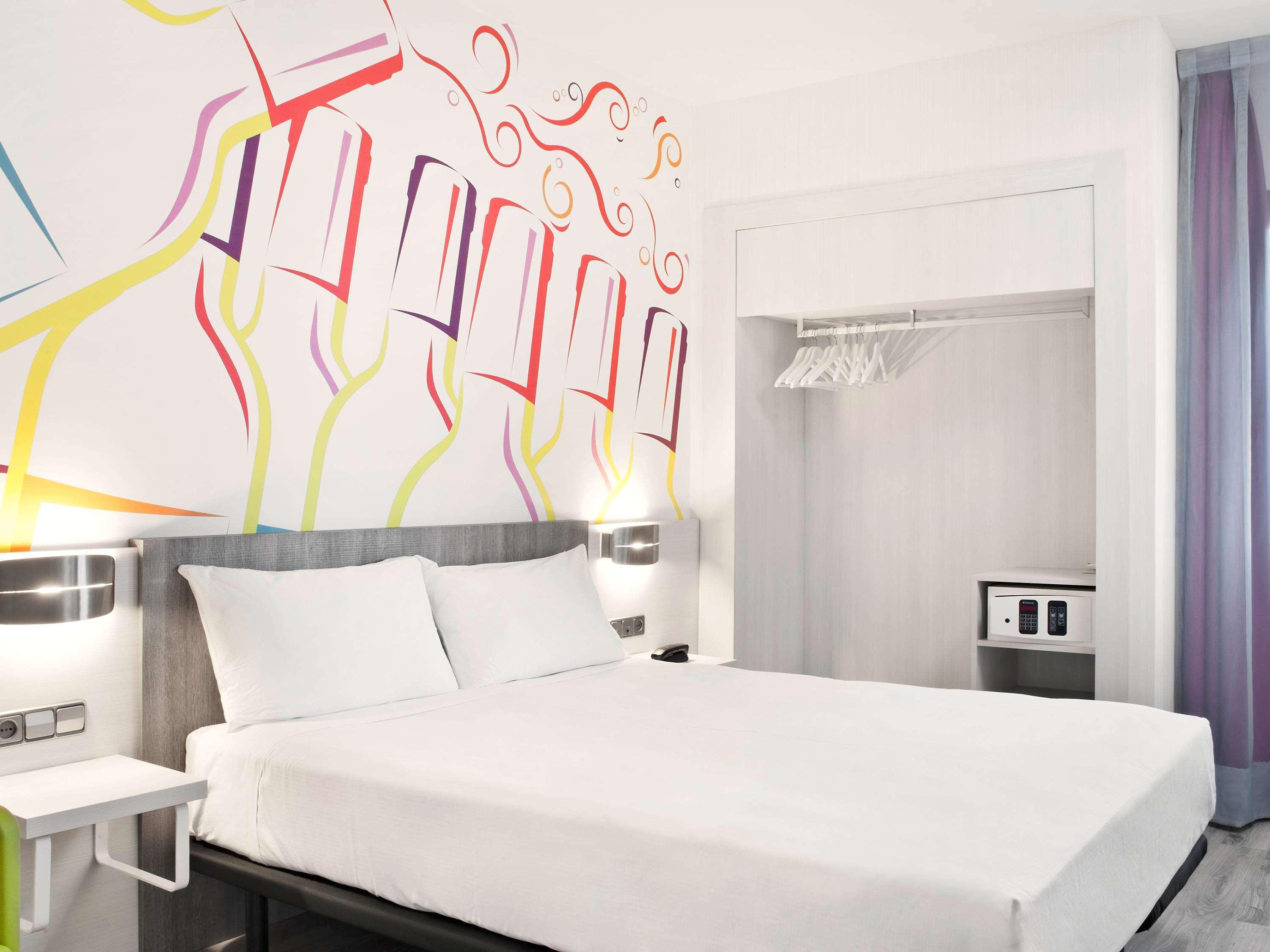 Ibis Styles Madrid Prado Hotel Bagian luar foto