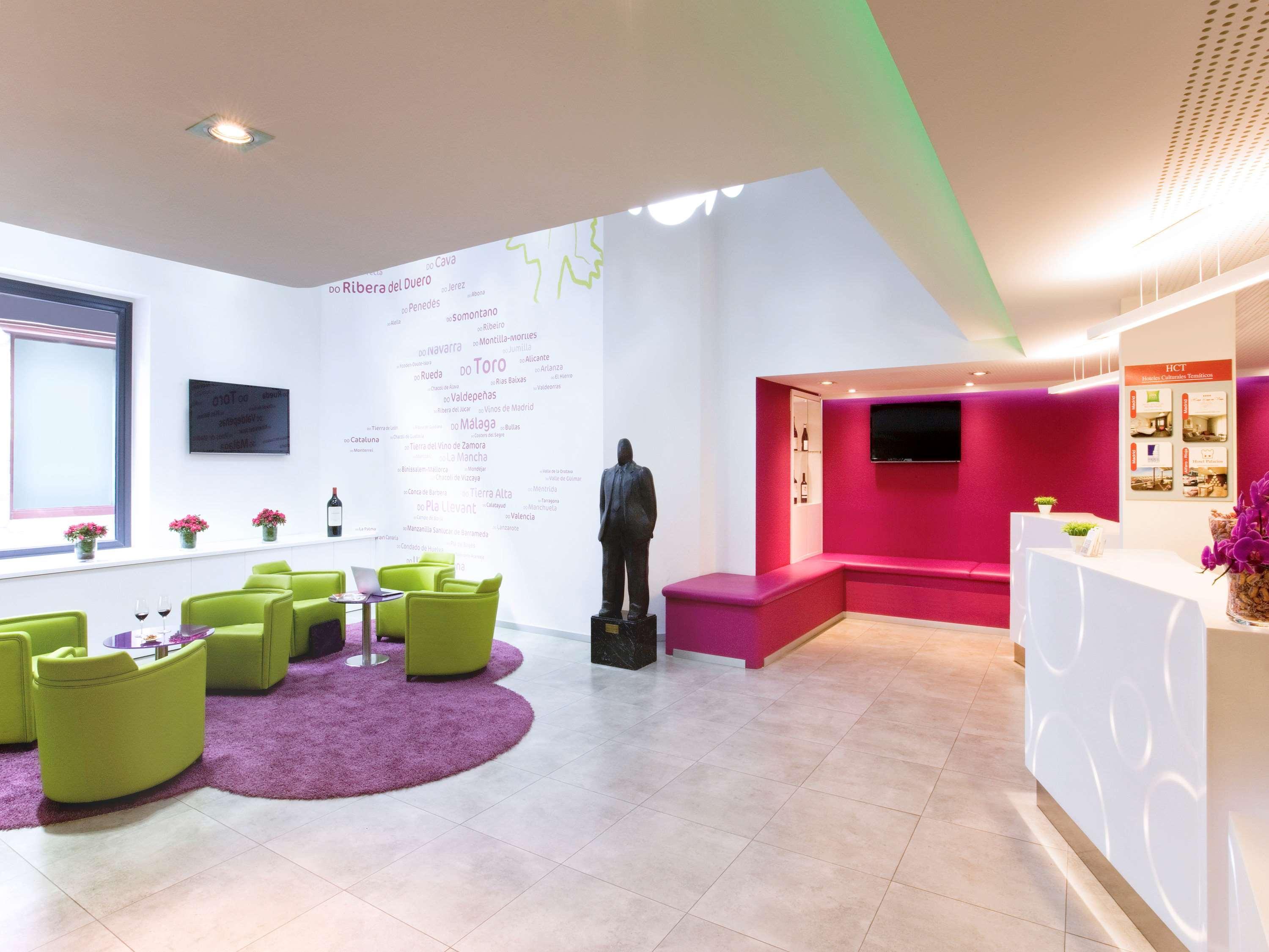 Ibis Styles Madrid Prado Hotel Bagian luar foto