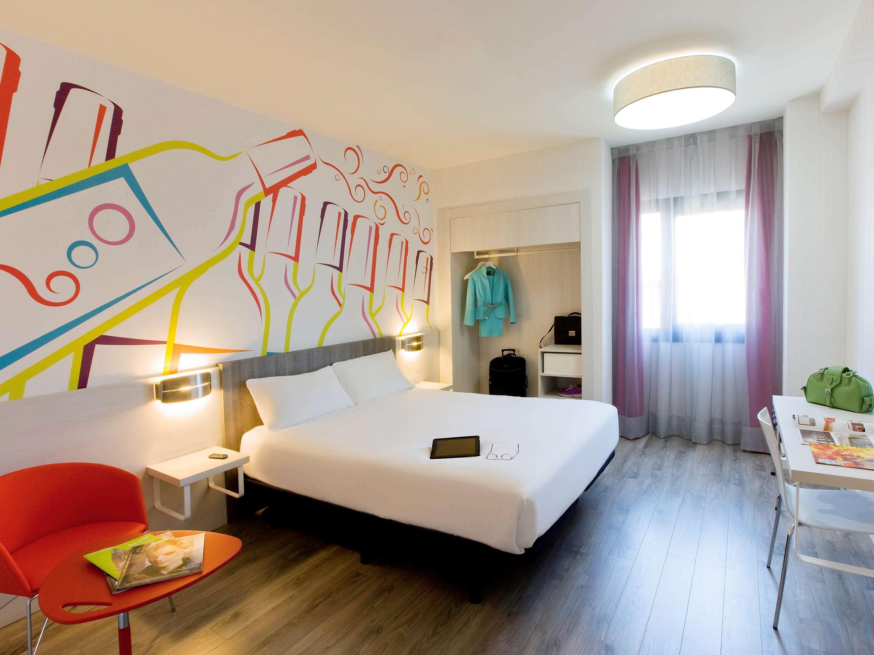 Ibis Styles Madrid Prado Hotel Bagian luar foto