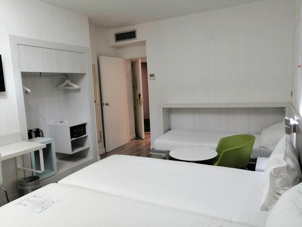 Ibis Styles Madrid Prado Hotel Bagian luar foto